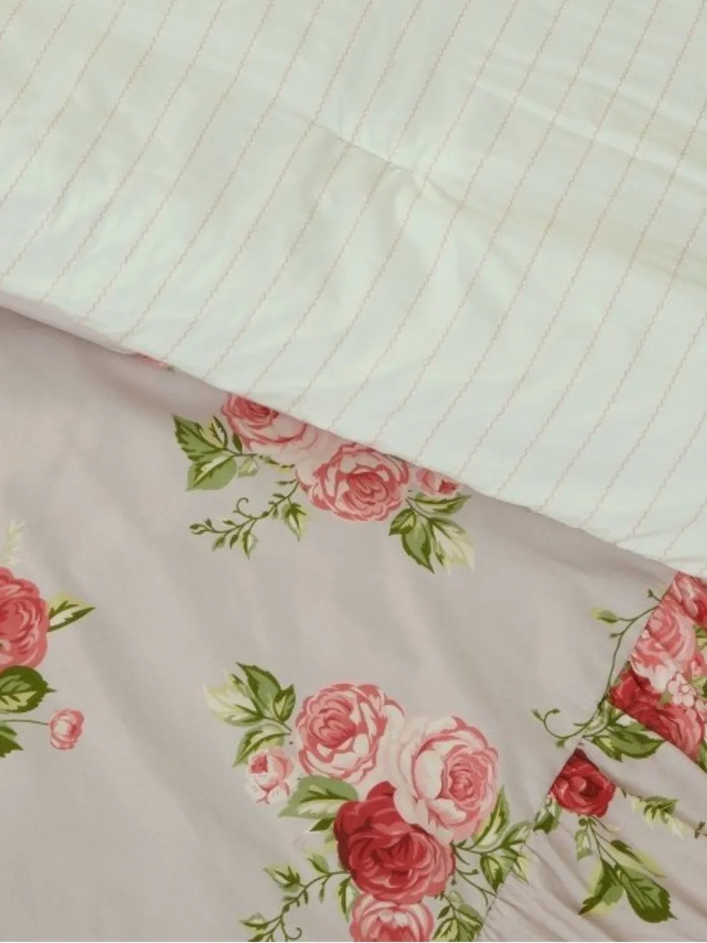 HARLOWE & GRAHAM NWT  Ruched floral Comforter Set Pink -twin